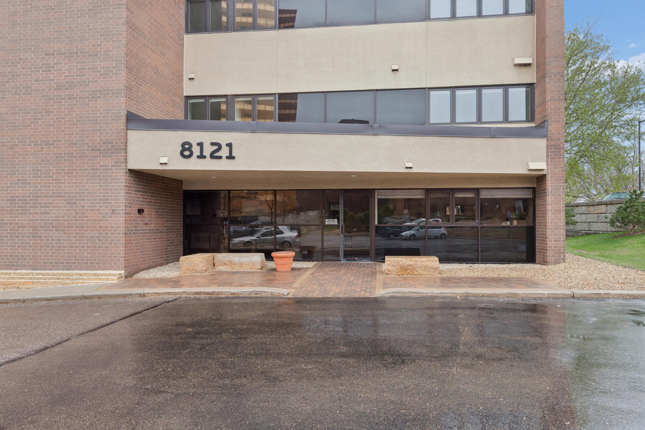A secure, professionally managed entrance offering total peace of mind for your lock-and-leave lifestyle.