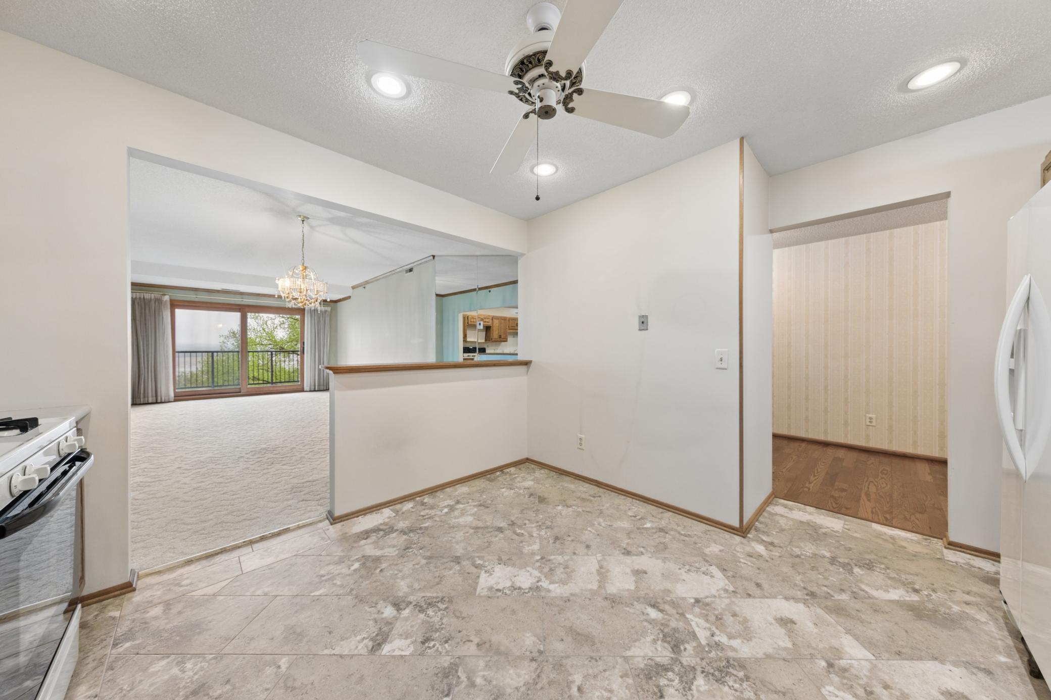 A versatile dining area flowing seamlessly into the main living space for an effortless, low-maintenance lifestyle.
