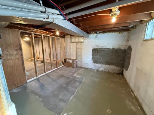 Flex room/potential bedroom by adding egress window2