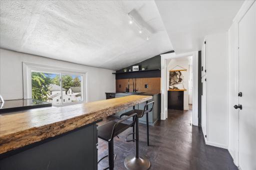 3rd level kitchen with tree plank counter