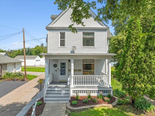 819 24th Avenue NE, Minneapolis, MN 55418