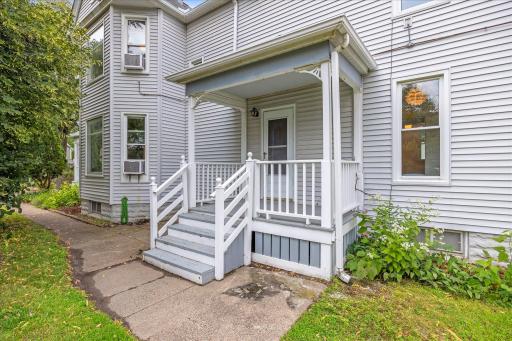 819 24th Avenue NE, Minneapolis, MN 55418