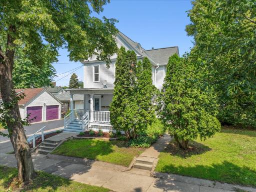 819 24th Avenue NE, Minneapolis, MN 55418