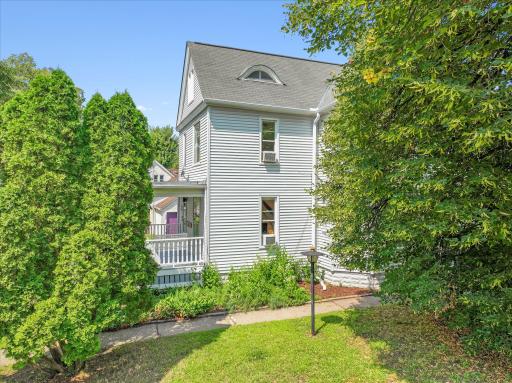 819 24th Avenue NE, Minneapolis, MN 55418