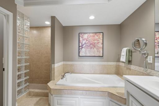10100 Indigo Drive, Eden Prairie, MN 55347