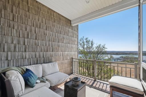 10100 Indigo Drive, Eden Prairie, MN 55347