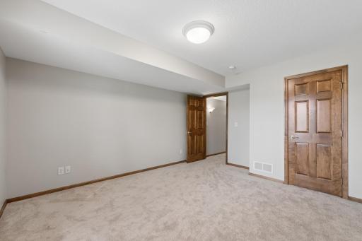 7188 Waterstone Lane, Saint Paul, MN 55125