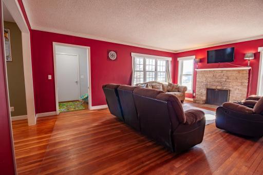 705 Marshall Ave (6).jpg