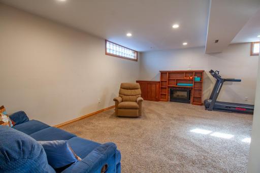 705 Marshall Ave (28).jpg