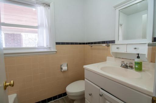 705 Marshall Ave (11).jpg