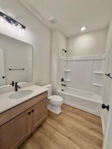 10430 Glenbrook Avenue S, Cottage Grove, MN 55016