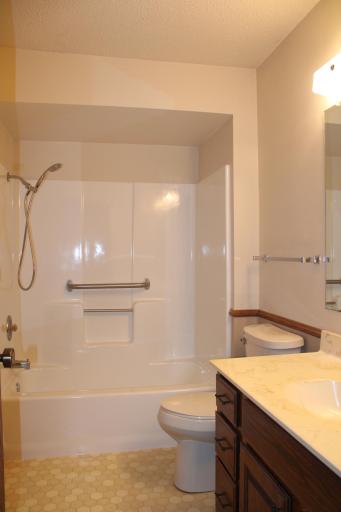 542 Graham Street SW, Hutchinson, MN 55350