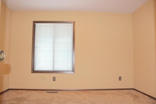 542 Graham Street SW, Hutchinson, MN 55350