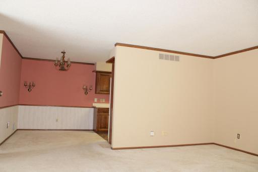542 Graham Street SW, Hutchinson, MN 55350