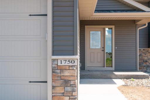 453 Coyote Way, New Richmond, WI 54017