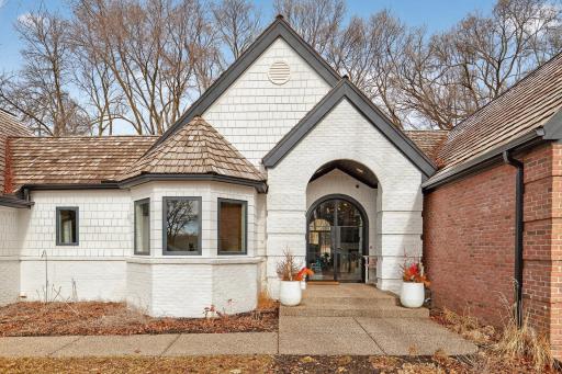 Make a grand entrance through the custom oversized Pinky's Iron Doors from California, thermally broken and specifically designed for Minnesota winters.