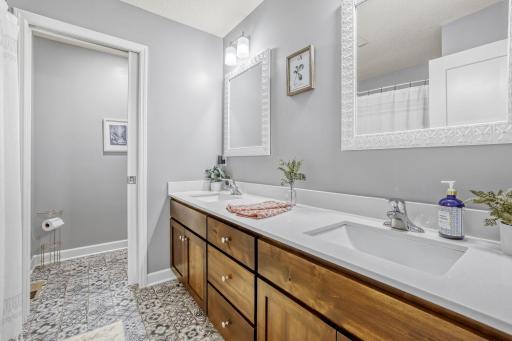 17821 Essex Lane - Web Quality - 025 - 21 Bathroom.jpg