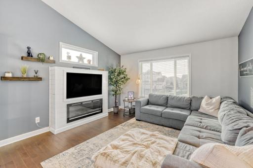 17821 Essex Lane - Web Quality - 008 - 04 Living Room.jpg