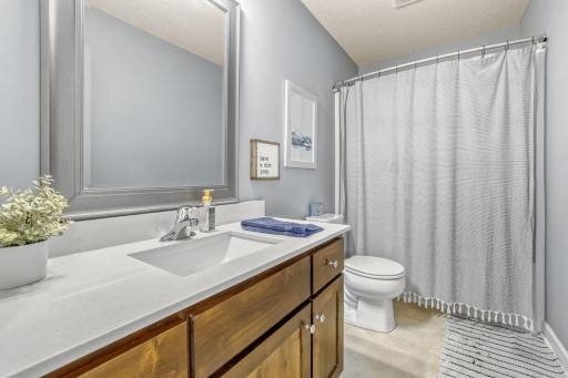 17821 Essex Lane - Web Quality - 026 - 22 Bathroom.jpg
