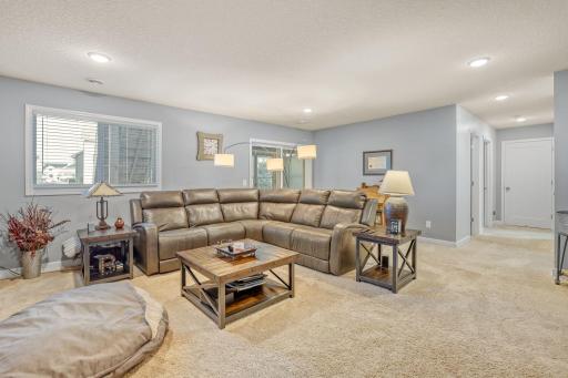 17821 Essex Lane - Web Quality - 016 - 12 Family Room.jpg