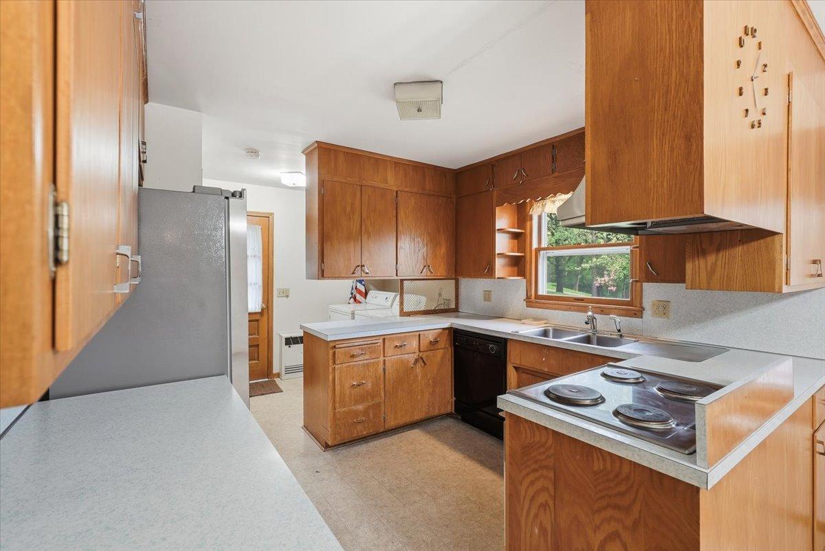 04-Kitchen.jpg