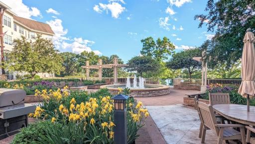 1900 Rush Lake Trail, 232, Saint Paul, MN 55112