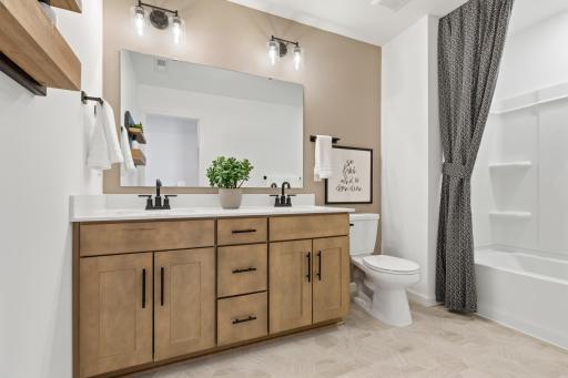 6304 Highland Hills Boulevard S, Cottage Grove, MN 55016