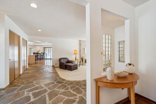 1000 Heritage Lane Orono MN Very open flowing floorplan seen from dining room