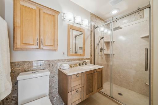 1000 Heritage Lane Orono MN Newly remodeled 3/4 bath