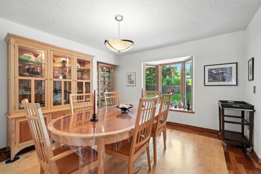 1000 Heritage Lane, Wayzata, MN 55391