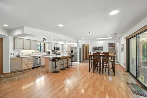 1000 Heritage Lane, Wayzata, MN 55391