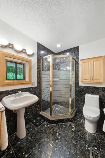 1000 Heritage Lane, Wayzata, MN 55391