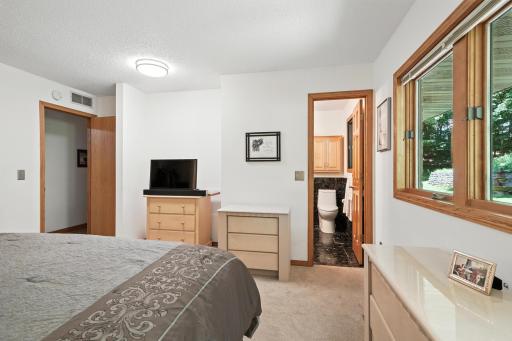 1000 Heritage Lane, Wayzata, MN 55391