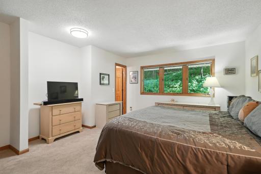 1000 Heritage Lane, Wayzata, MN 55391