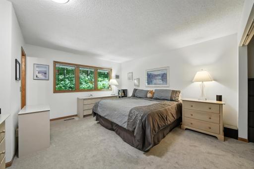 1000 Heritage Lane, Wayzata, MN 55391