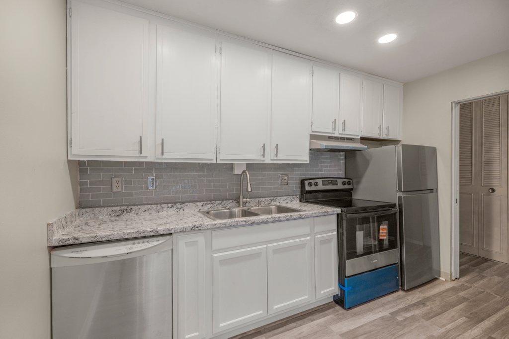 new cabinets and appliances