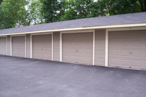 195 Lexington Parkway N, Saint Paul, MN 55104