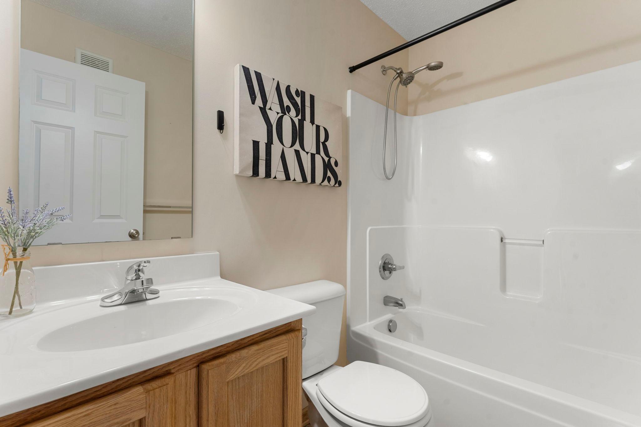 Upper level full bath