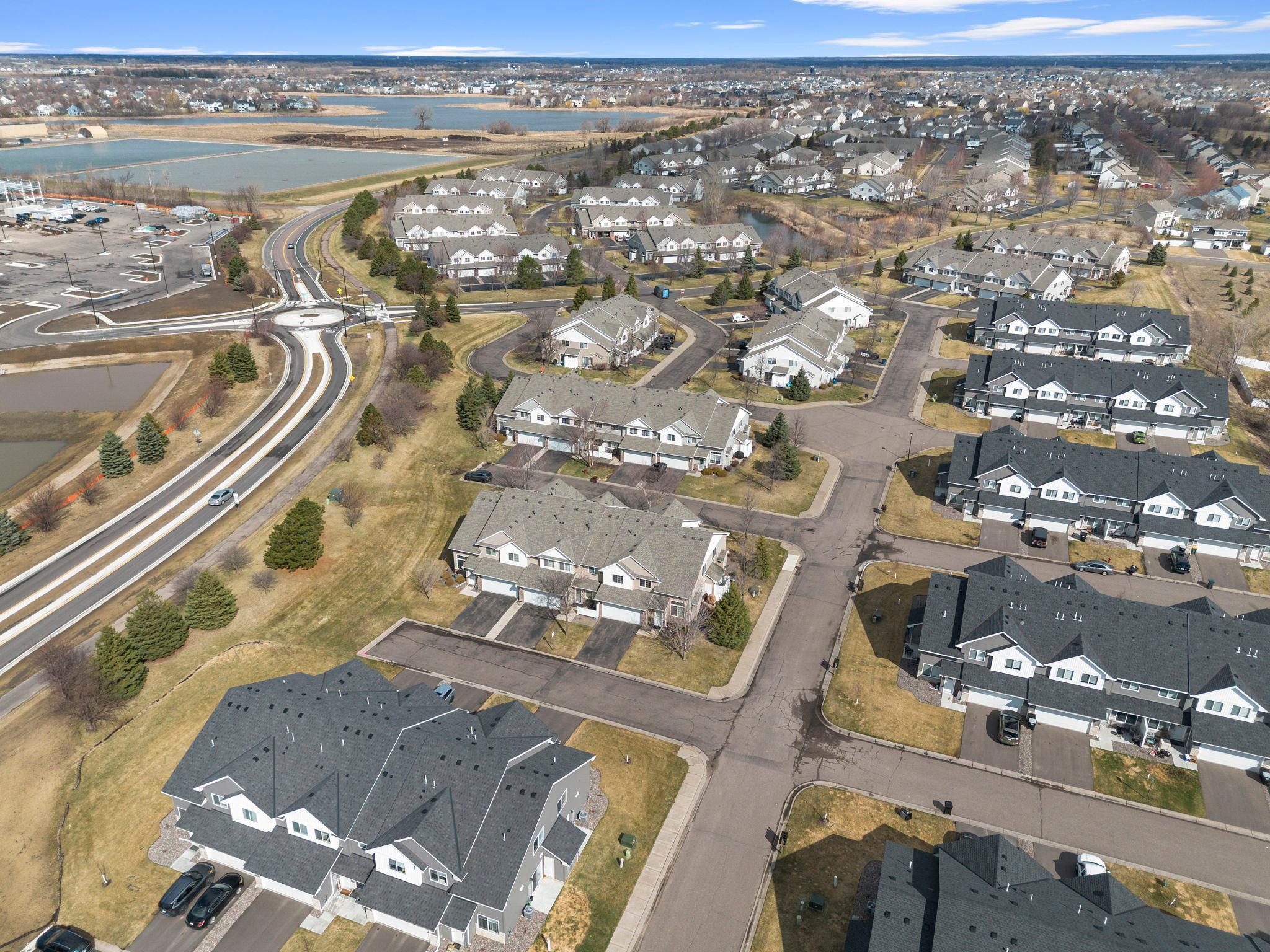 Shops, restaurants and more nearby