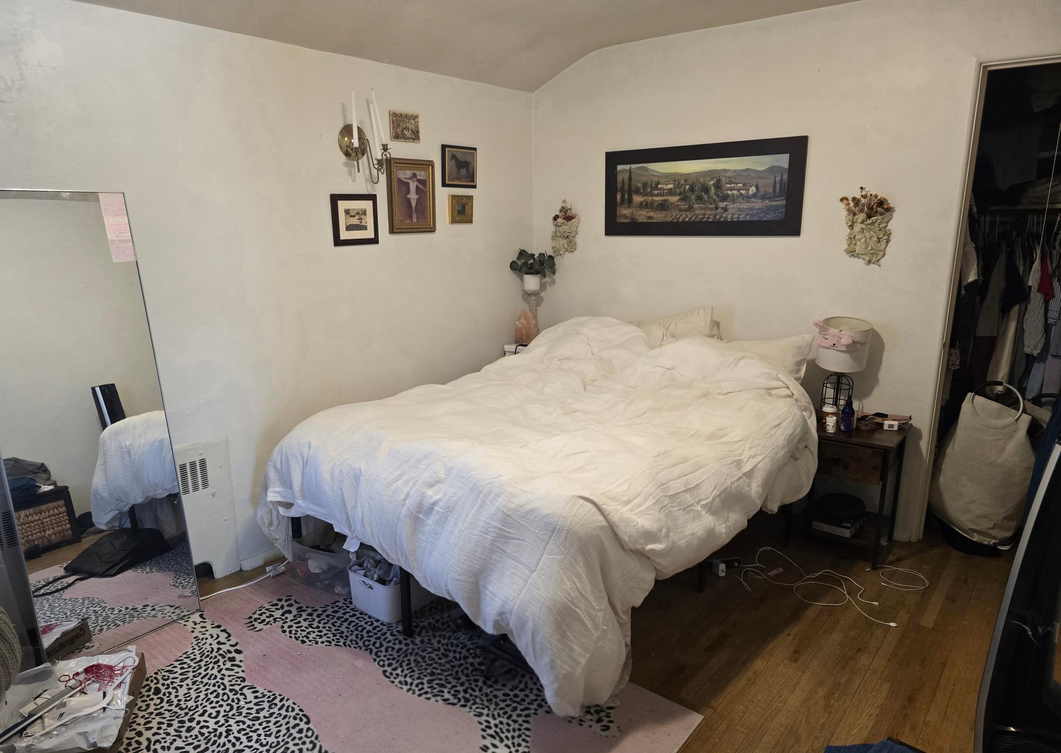 upper bedroom