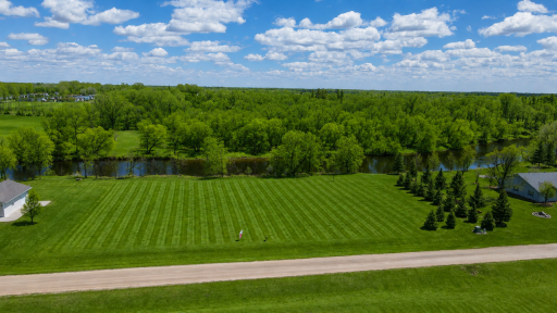 1502 Oakland Park Road, Thief River Falls, MN 56701