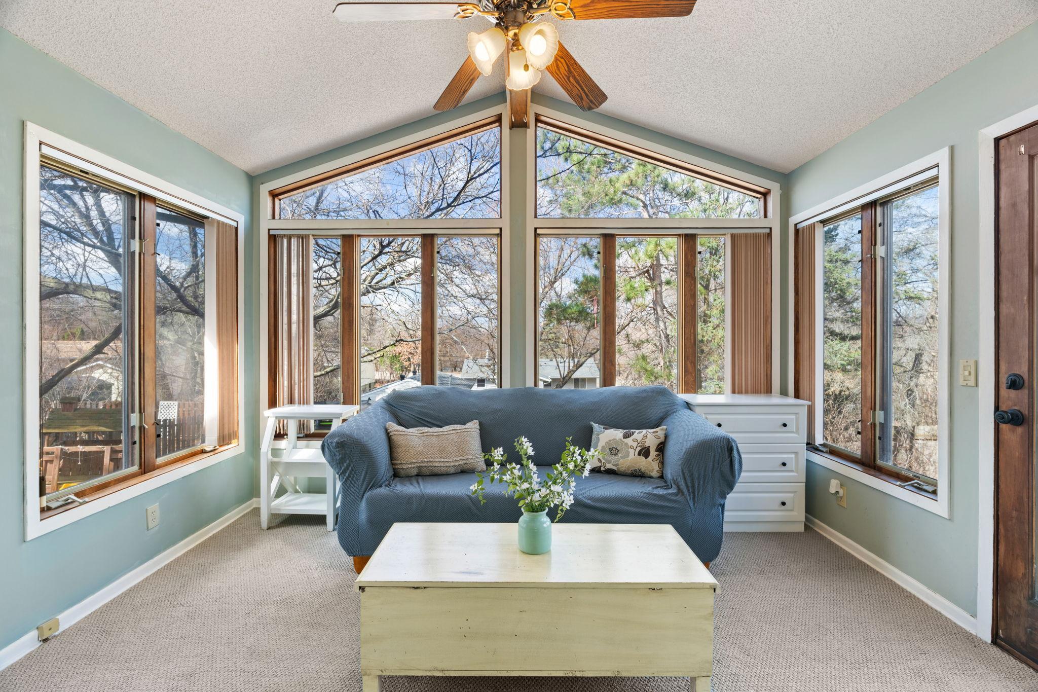 27-web-or-mls-3321 Churchill St-27.jpg