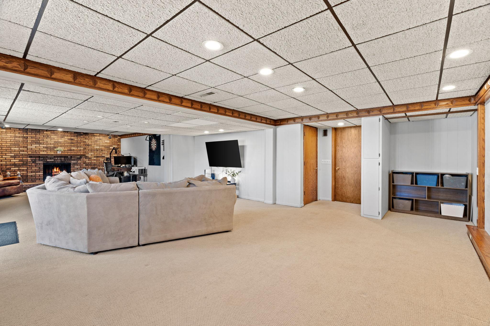 58-web-or-mls-3321 Churchill St-58.jpg