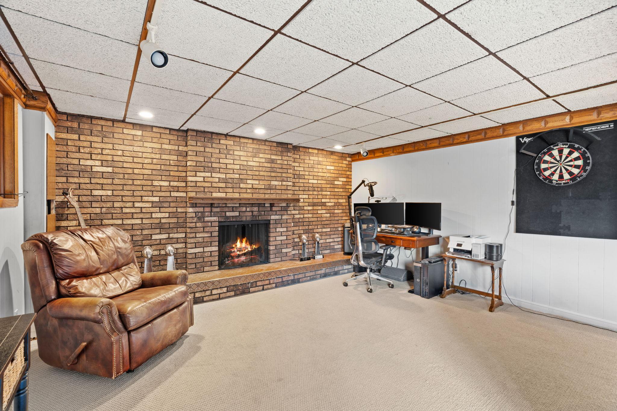 51-web-or-mls-3321 Churchill St-51.jpg