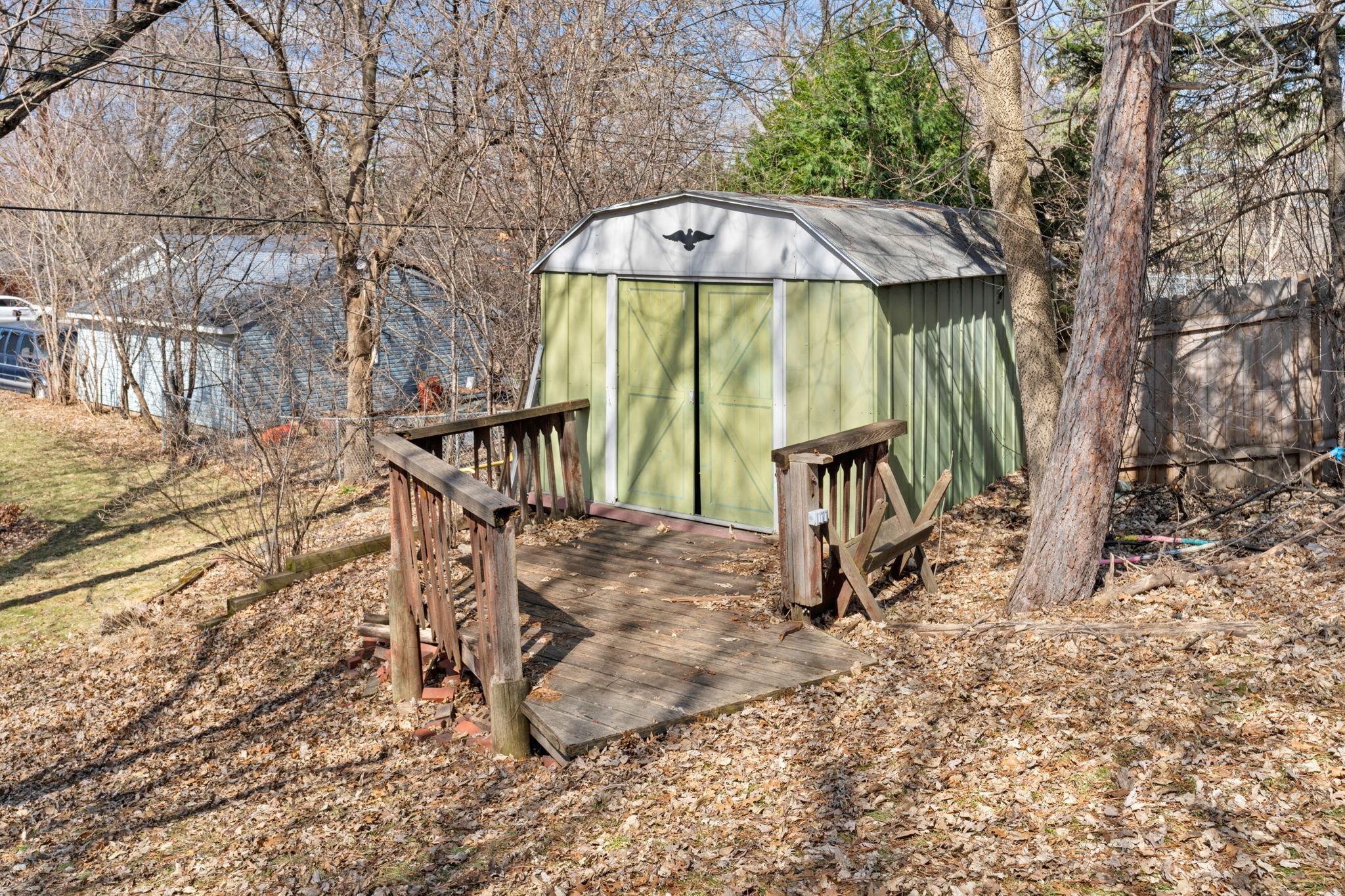 9-web-or-mls-3321 Churchill St-9.jpg