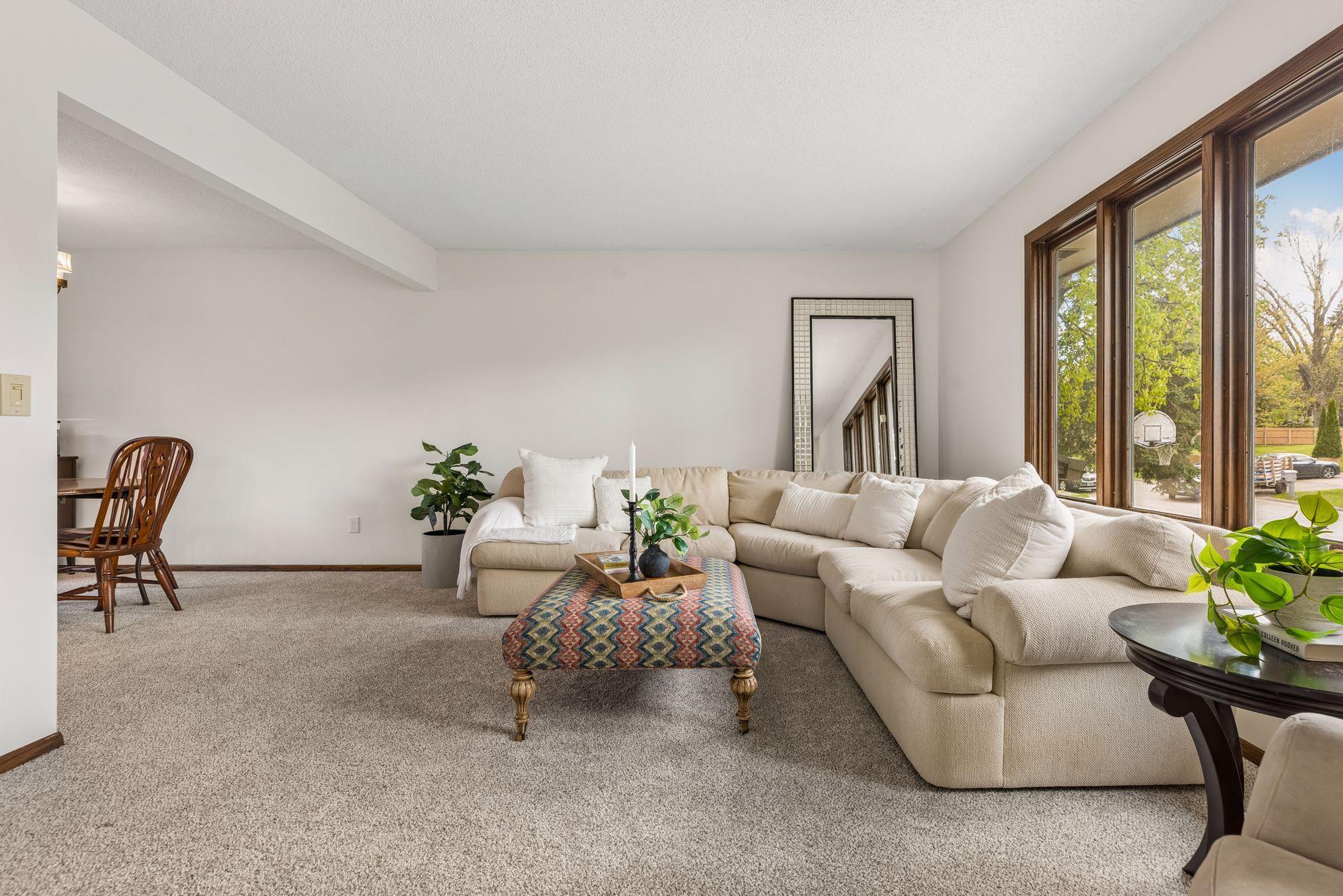 2720 Pineview Lane North - - 0003.jpg