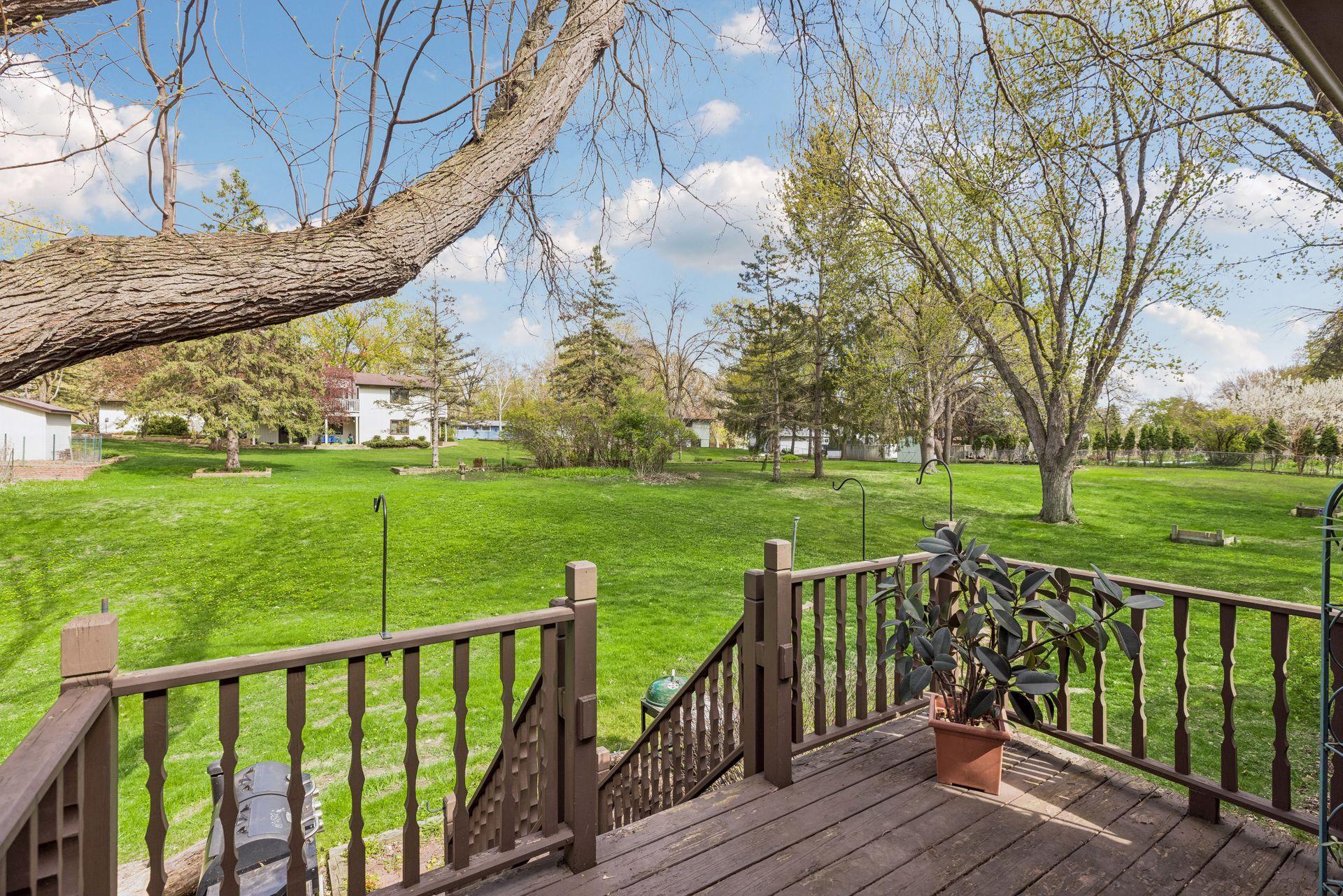 2720 Pineview Lane North - - 0029.jpg