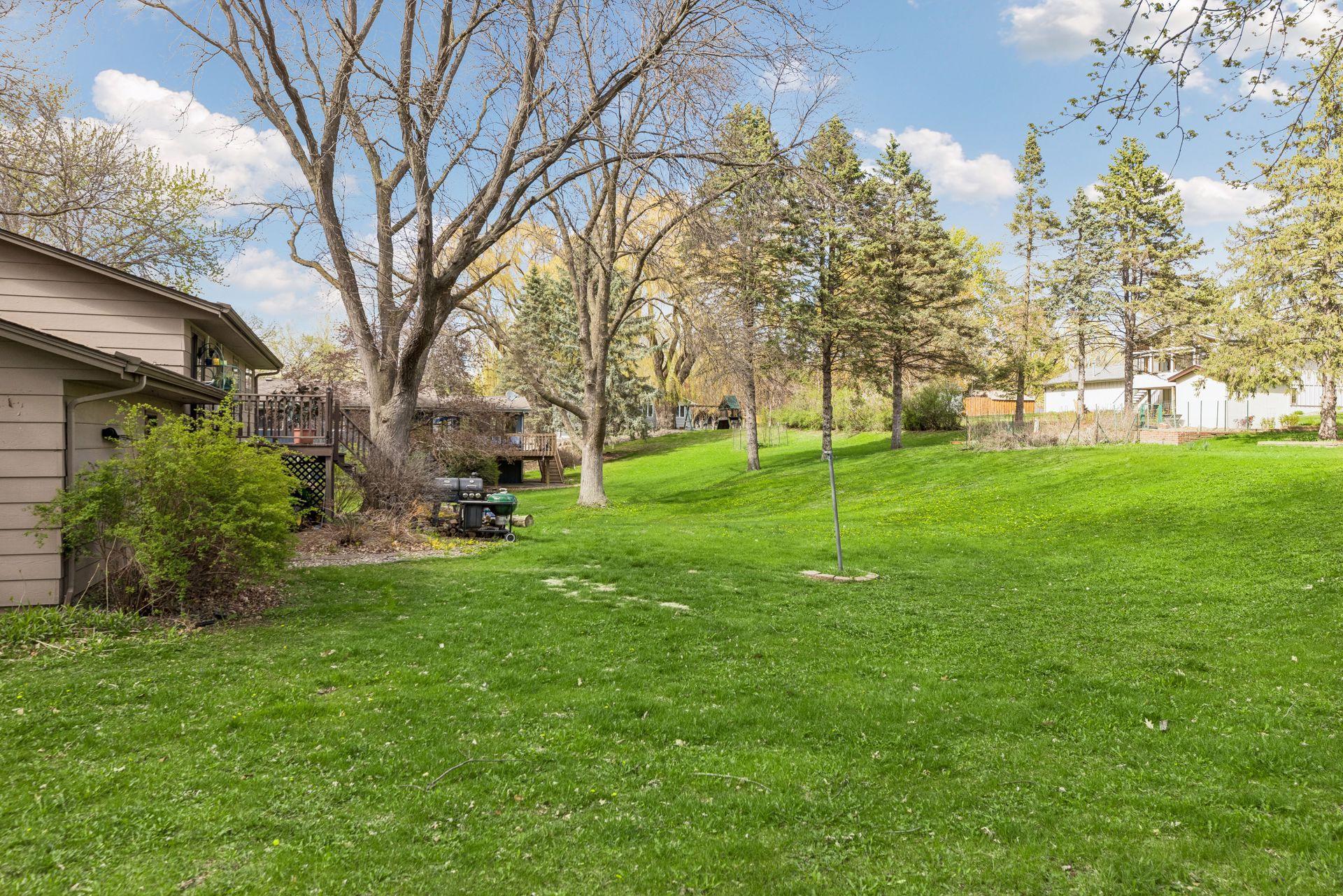 2720 Pineview Lane North - - 0033.jpg
