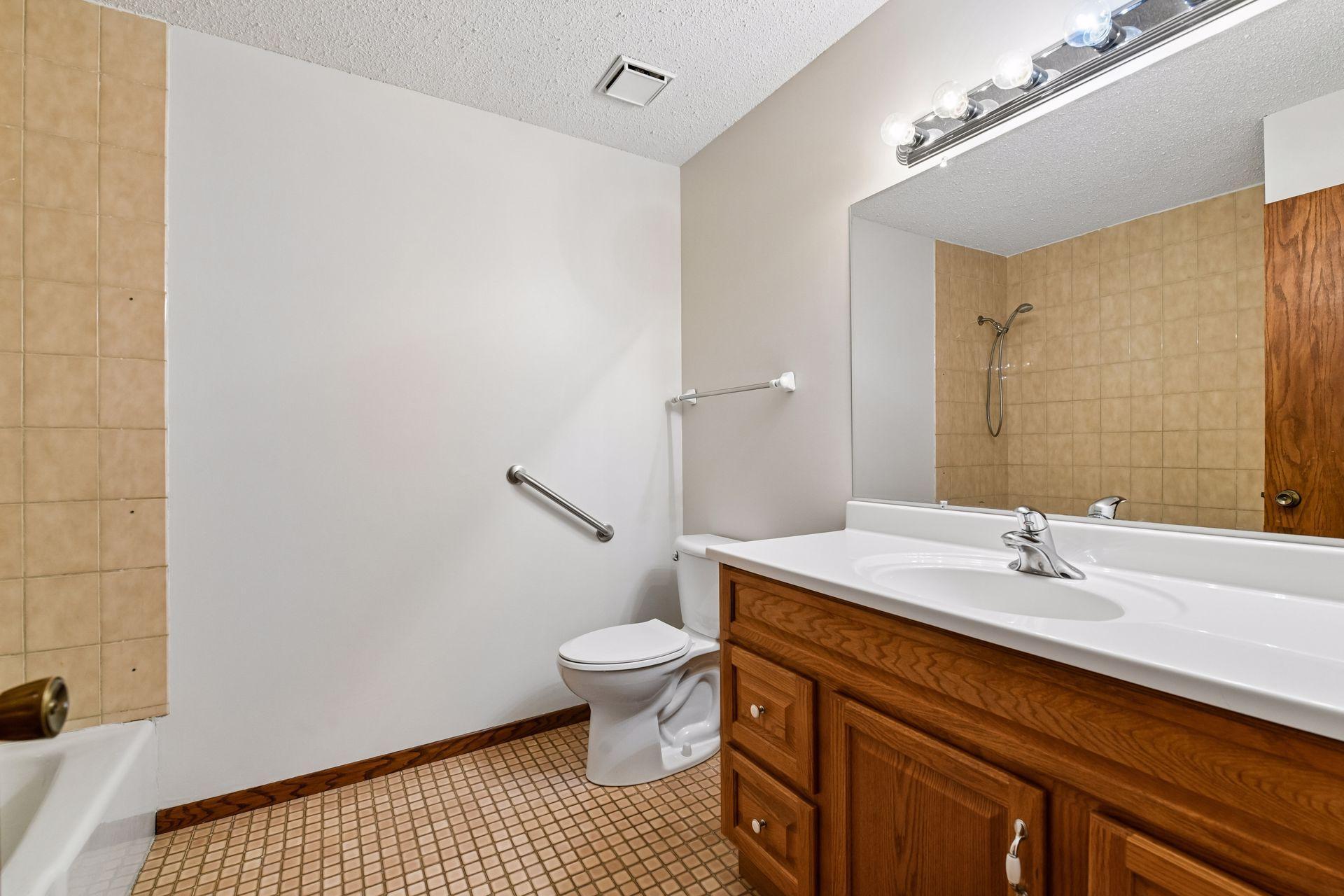 8030 81st Street - Spacecrafting - 0022.jpg