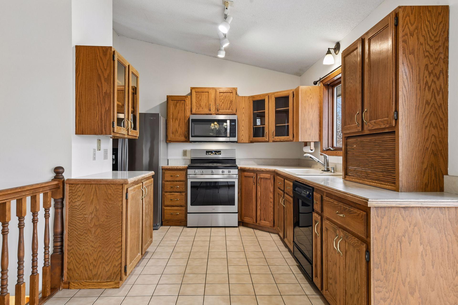 8030 81st Street - Spacecrafting - 0012.jpg